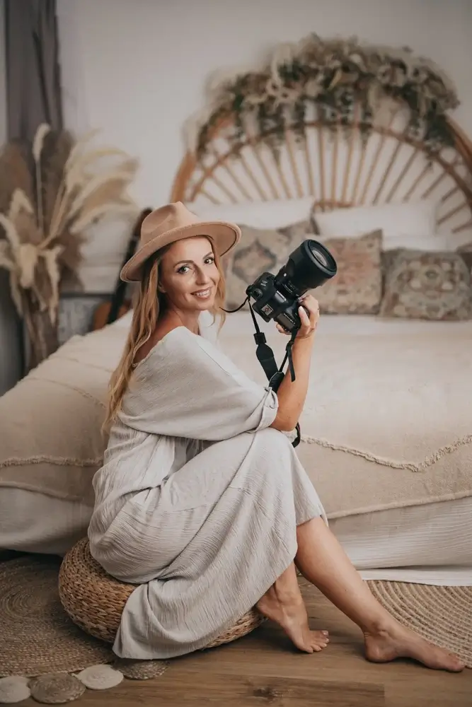 Detail fotografa při práci